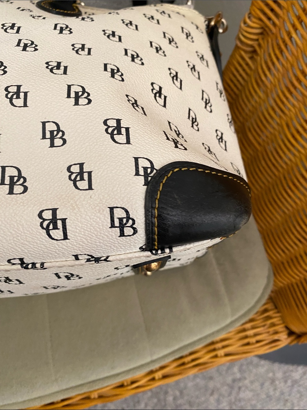 Dooney & Bourke Black & White Logo Monogrammed Satchel bag - Picture 4 of 12
